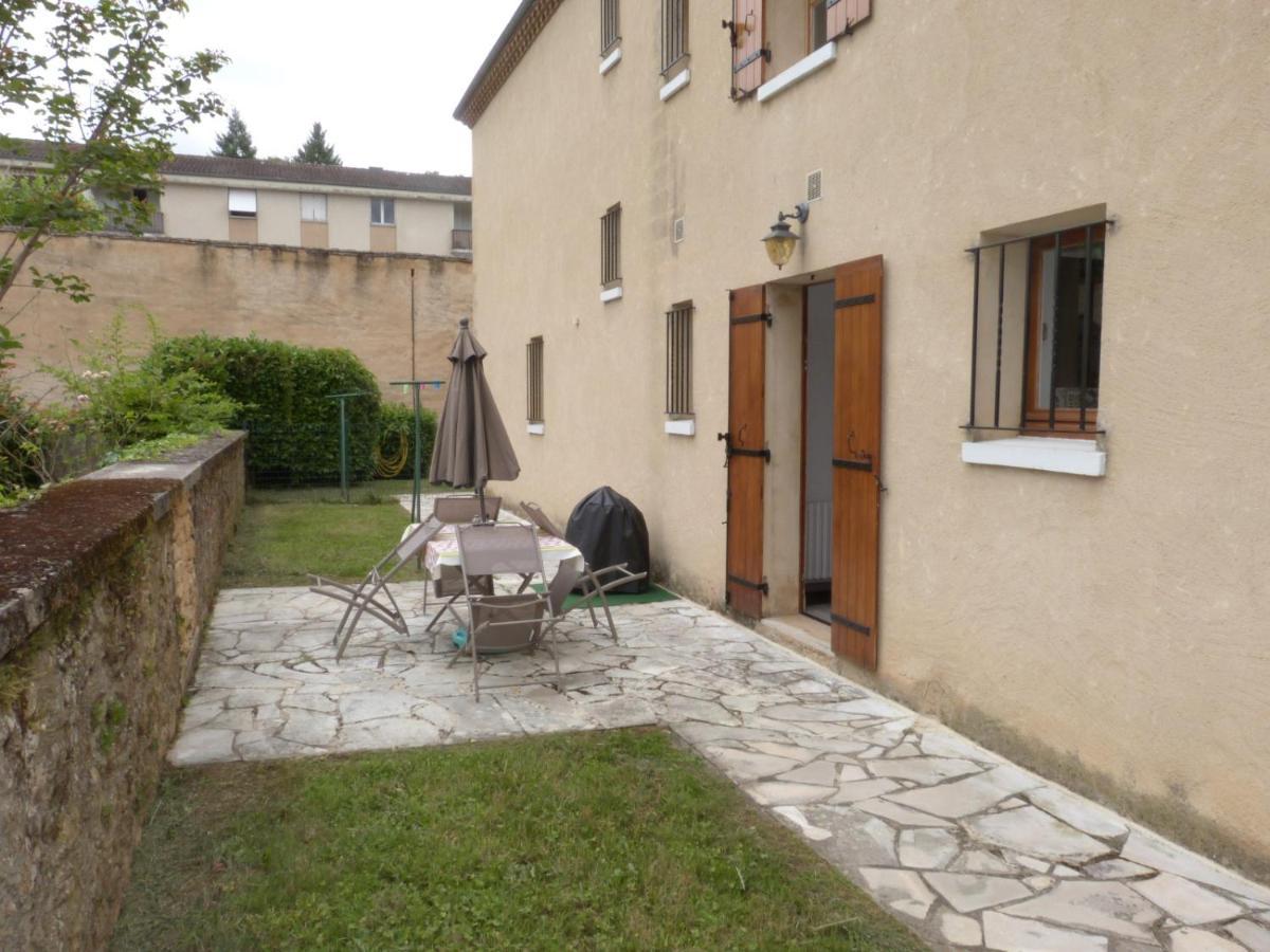 Logement Spacieux Rez-De-Chaussee, Jardin, Stationnement Devant, A 5 Minutes A Pied Du Centre De Sarlat Villa Buitenkant foto